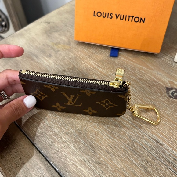 Louis Vuitton key pouch like new 💕 - Picture 3 of 3